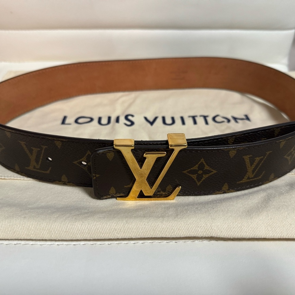 Louis Vuitton Belt size 30/32